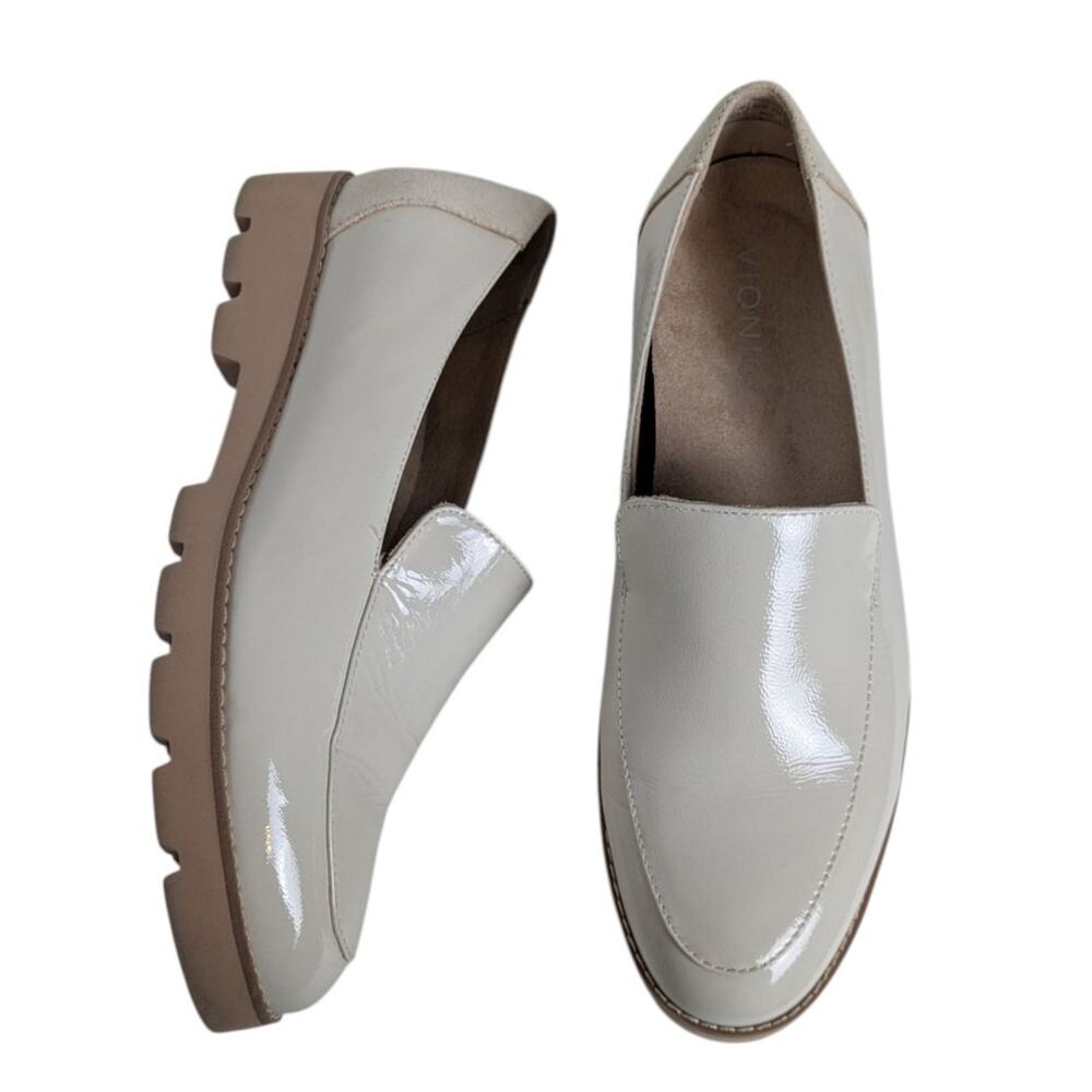 Vionic Kensley Patent Leather Loafers Slip On Shoes Cream 8 WIDE